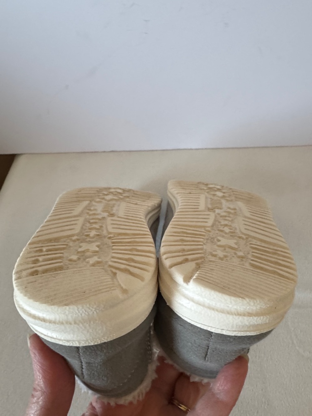 Hey Dude slip on shoes - Picture 7 of 9